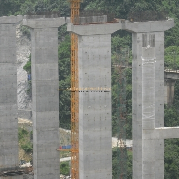 广东湖南永吉高速公路方柱墩施工